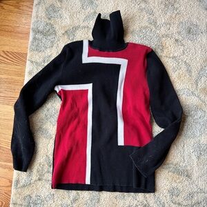 Women’s  Geometric Colorblock Turtleneck Sweater - Black & Red.